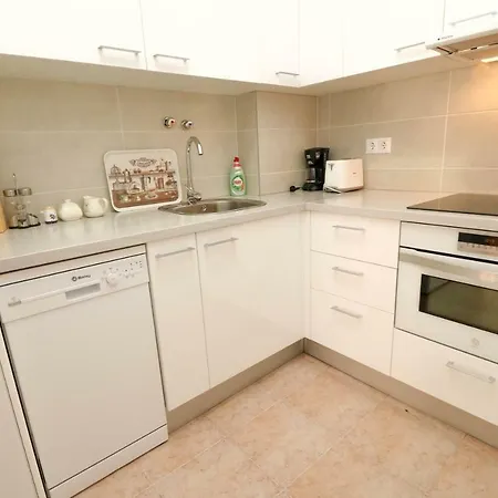 Апартаменти New Apartment, 150m To The Sandy Beach Of La-mata Торрев'єха