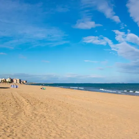 Apartamento New Apartment, 150m To The Sandy Beach Of La-mata